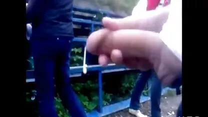 Tensiune fete goale pușcă