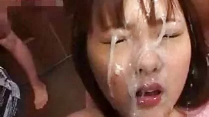 Frumusetea cu o pula poze cu fete guale mare o seduce pe vecina