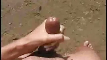 Relaxați-vă cu o fată femei goale la nudisti de dormit și du-te până la capăt.