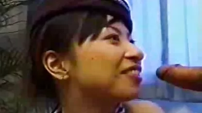 Slutty pitipoance goale babes atinge ude pizde cu un vibrator proaspăt