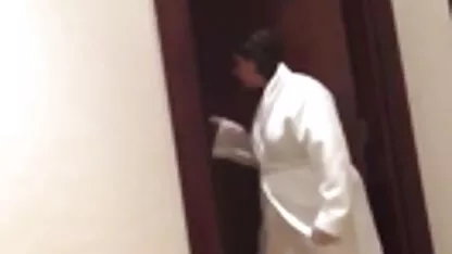 Studenții apartamentului au organizat fete goale pe net o trupă muzicală pentru piesa Ch2