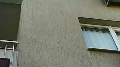 Ea a antrenat fundul Anal al fiicei sale și a femei goale live vrut să o repete mai târziu.