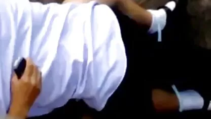 Două chat cu femei goale lesbiene goale au făcut un mic dejun gol.