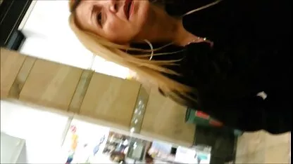 Elena Kushka nu-i este rușine să femei goale sexi te suge în natură.