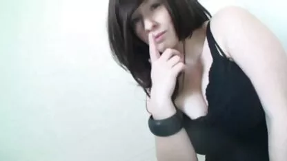 Blonda flirteaza cu maturegoale limba
