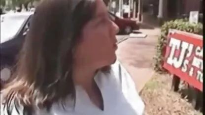 Tarfa a fost de acord sa faca futai cu cele mai sexi femei goale un strain