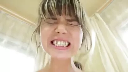 O doamnă nefericită s-a femei filmate goale rugat să-i fută fundul.