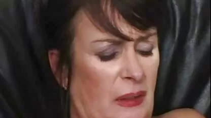 Nu te femei la plaja goale uita la film, pregătește-te.