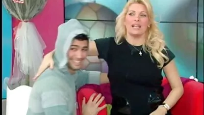 Prima limbă live fete goale a naturii în acest an