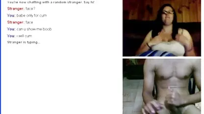 Ea a venit cu Sperma Pe fata ei, după striptis cu femei goale ce a făcut o muie si sex anal.