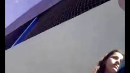 Un cuplu în dragoste este al naibii în filme femei goale aer curat